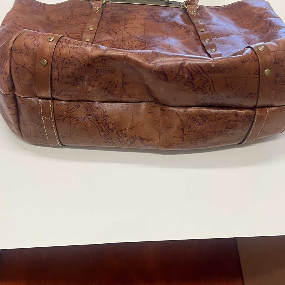 Patricia Nash World Map print leather tote bag. - Picture 3 of 9